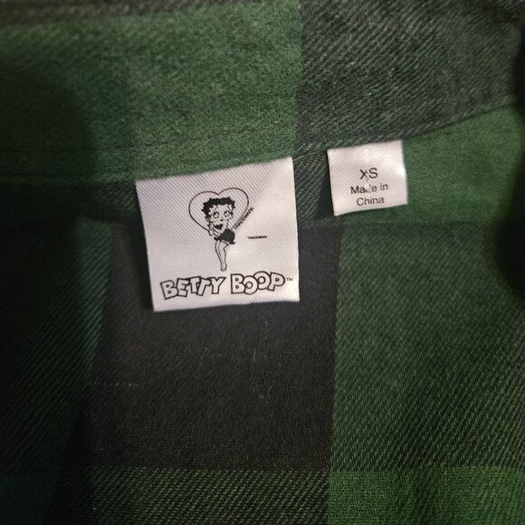 Betty Boop Flannel - Picture 2 of 3